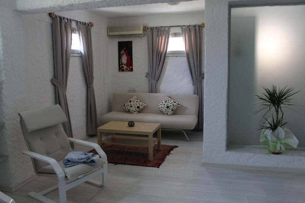 Bizim Ev Hotel (Adults Only) Alacati Szoba fotó